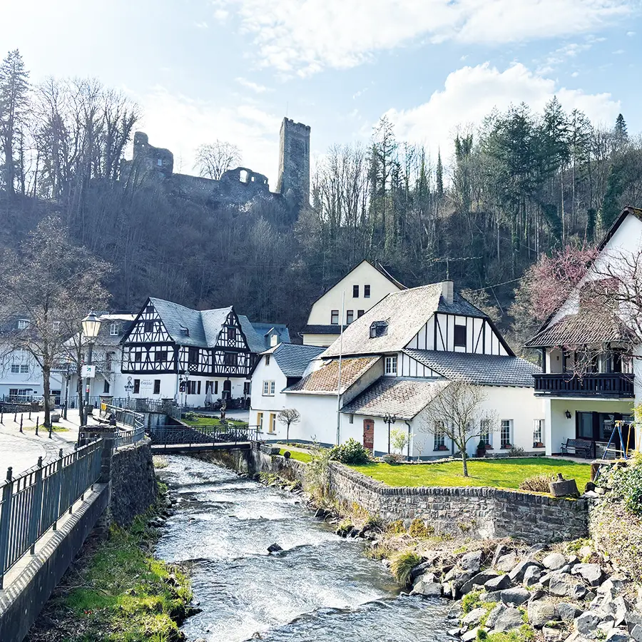 Basalt, Ton und eine Metropole